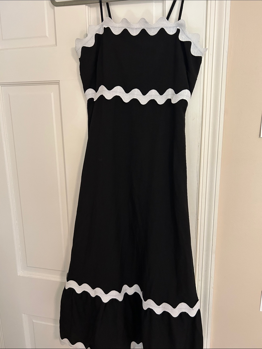 Amazon Black Midi Dress with White Scallop Trim Size Small